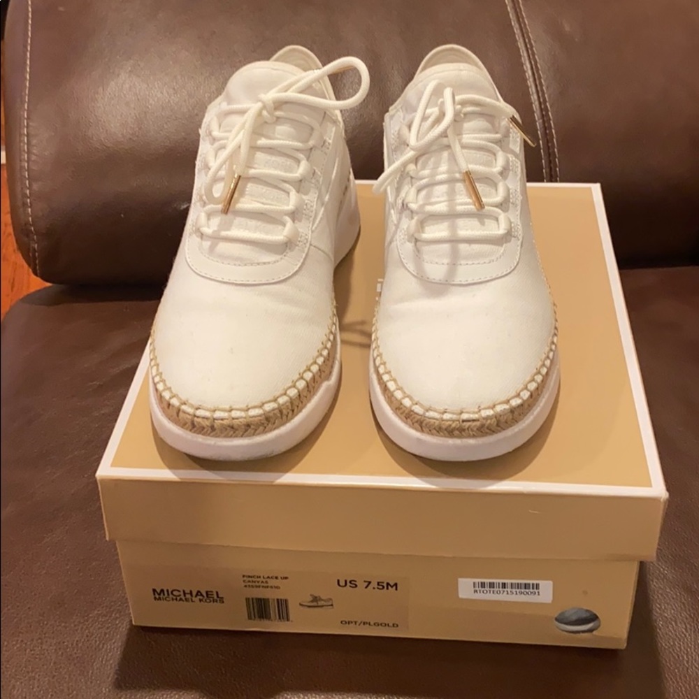 Michael Kors Finch Lace Up